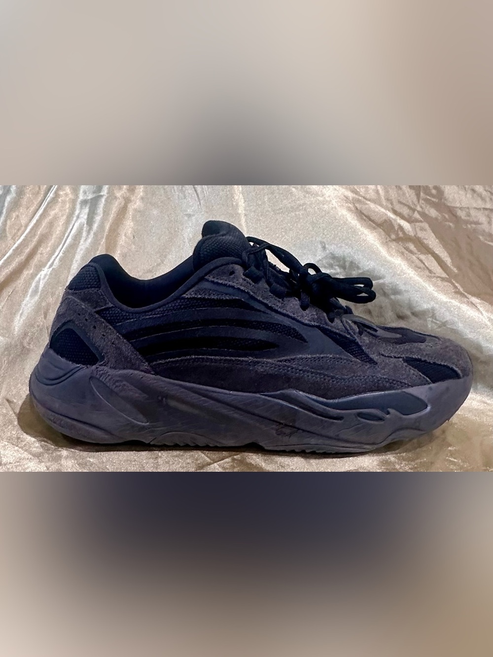 Adidas Yeezy Boost 700 V2 Vanta